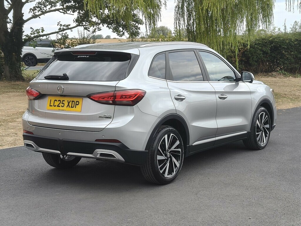 MG ZS Hybrid Trophy Silver #2