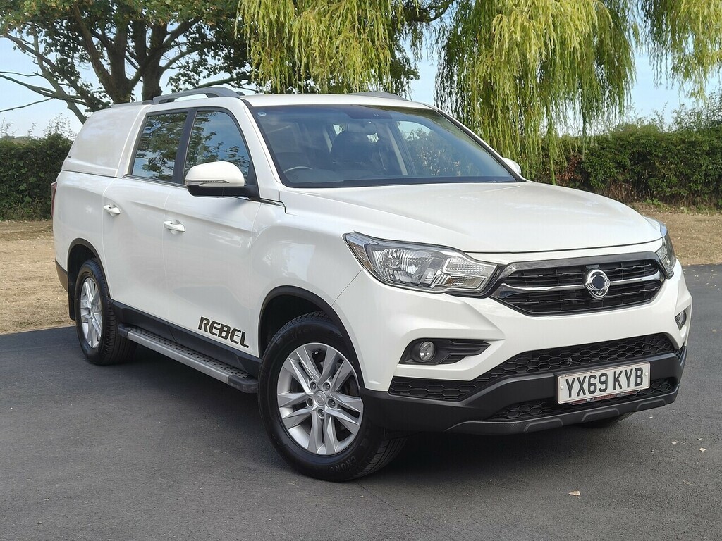 SsangYong Musso Rebel White #2