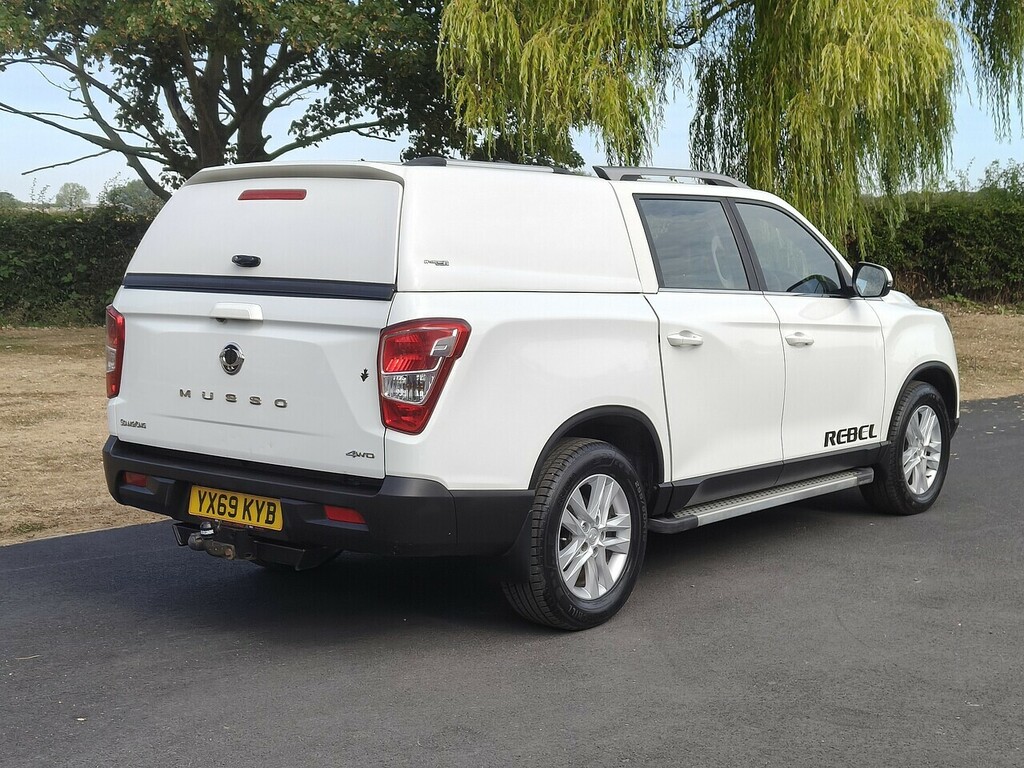 SsangYong Musso Rebel White #3