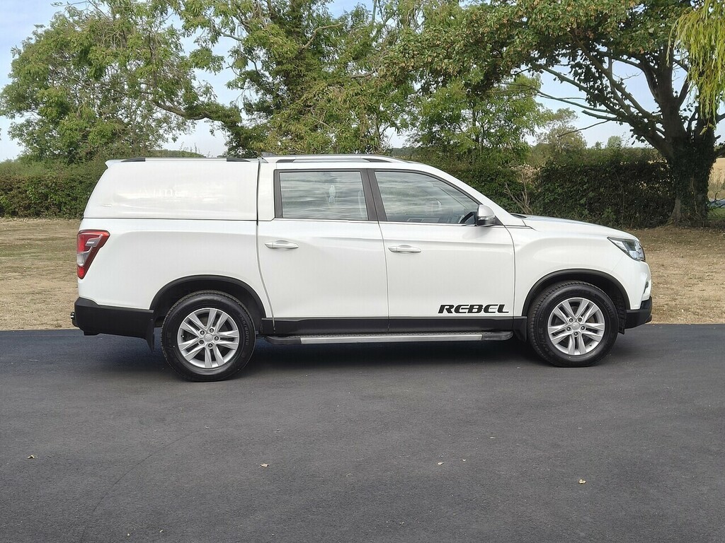 SsangYong Musso Rebel White #4