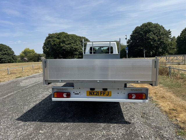 Nissan NV400 2.3 Dci 3.5T. Tekna 5.2M 17Ft Dropside Movano Ma White #6