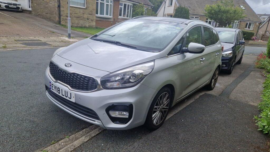 Kia Carens 4 Silver