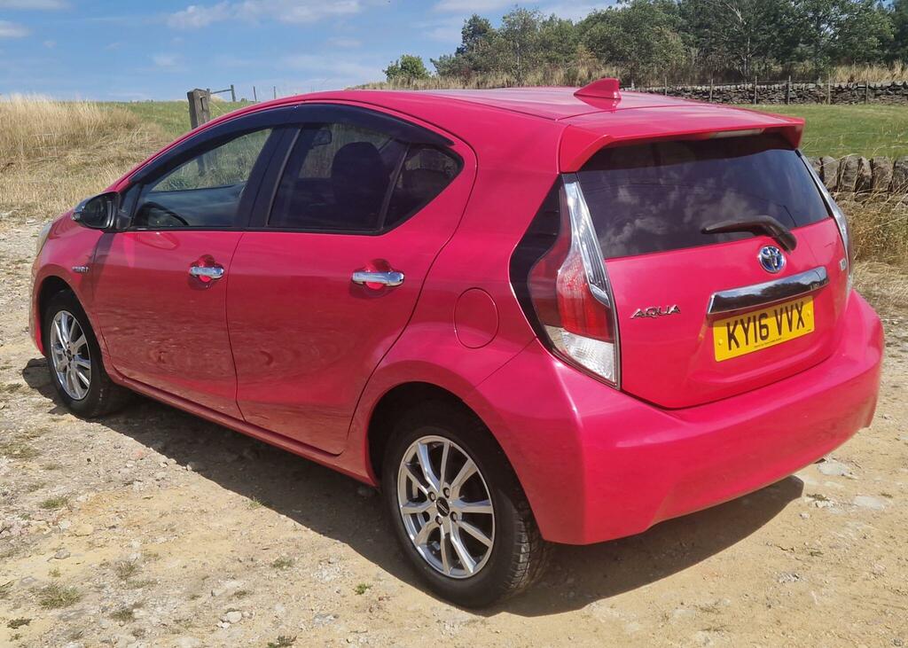 Toyota Aqua 1.5 5dr Pink #2