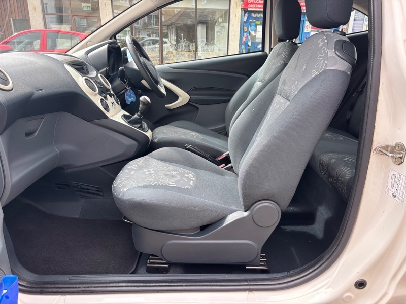 Ford KA 1.2 Zetec. 35 Road Tax. Ideal 1St White #18