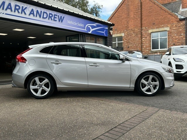 Volvo V40 1.6 D2 R-design Silver #2