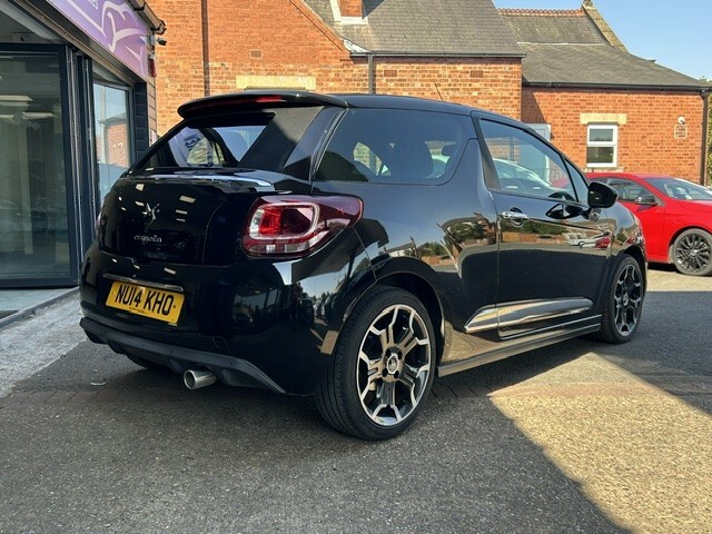 Citroen Ds3 Cabrio 1.6 E-hdi Airdream Dstyle Plus Black #2