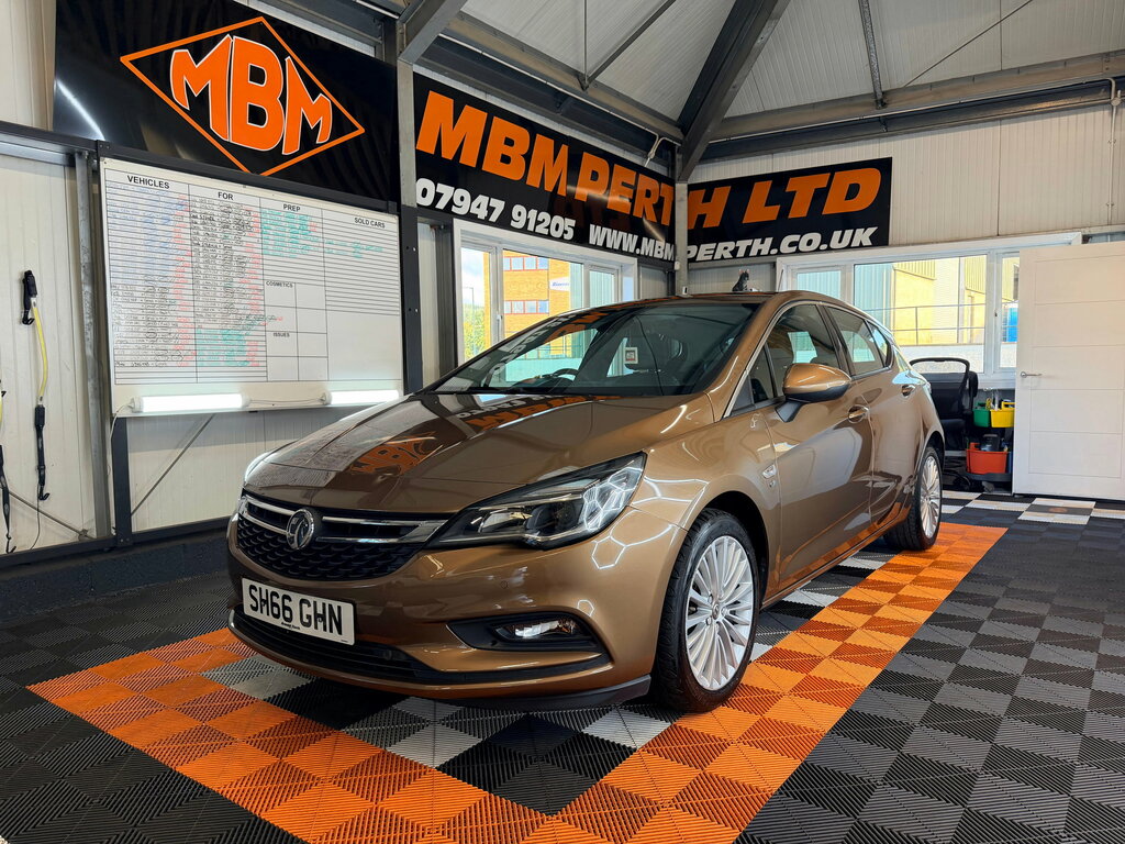 Vauxhall Astra Astra Hatchback Brown #2