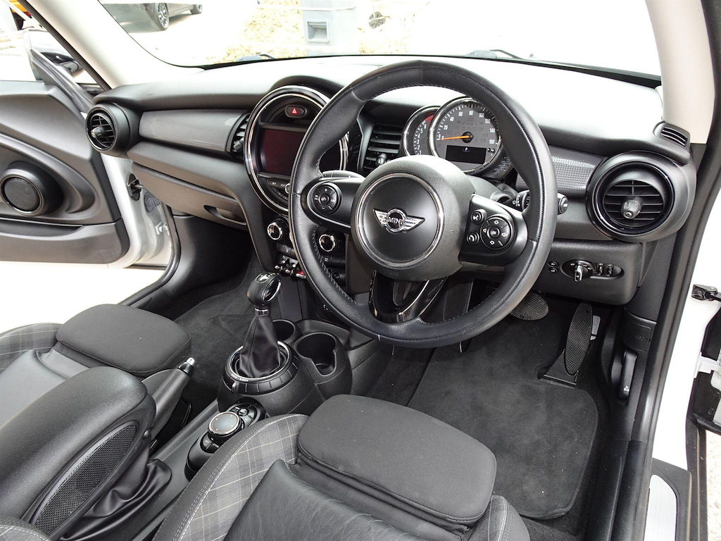 Mini Hatch 1.5 Cooper Hatchback Euro 6 Ss NV65CKN Silver #3