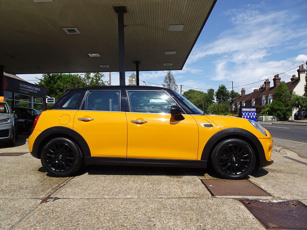Mini Hatch 1.5 Cooper D Hatchback Euro 6 S Orange #5