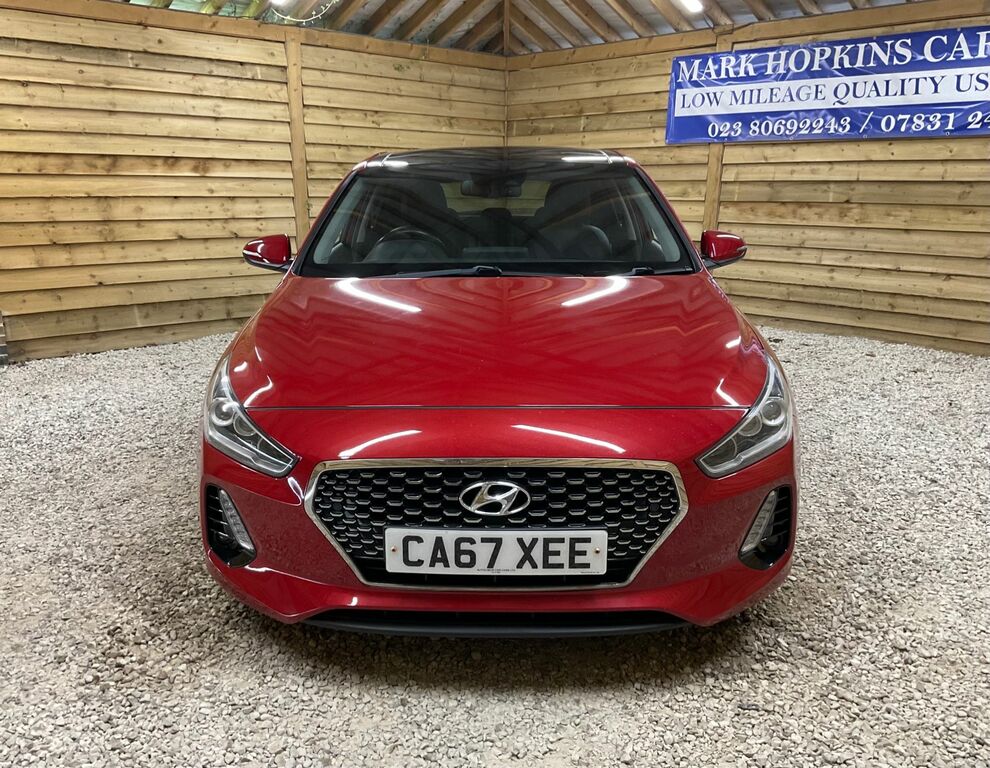 Hyundai I30 Crdi Blue Drive Premium Red #2