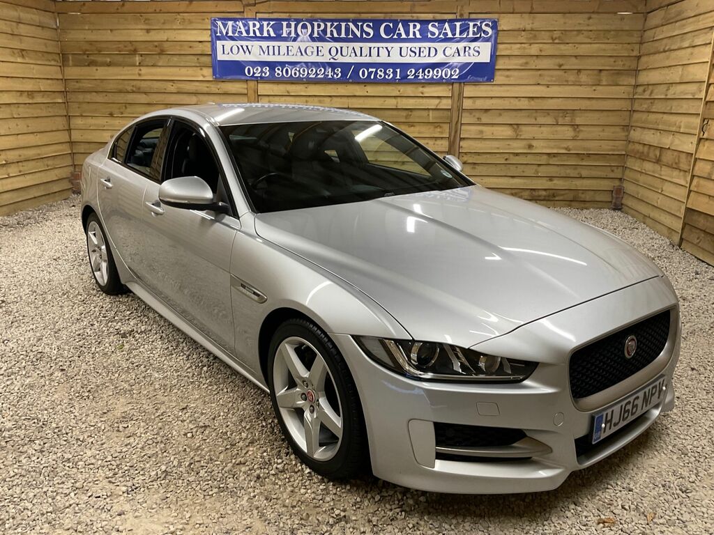 Jaguar XE 2.0 240 R-sport Pan Roof, 19 Alloys Re White #7