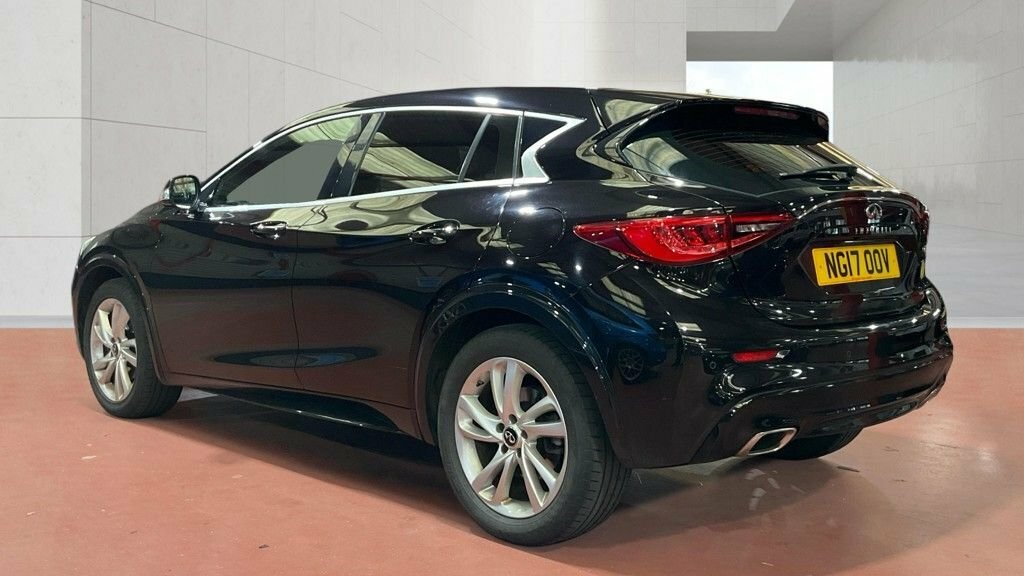 Infiniti Q30 1.5L Premium Tech Intouch NG17OOV Black #3