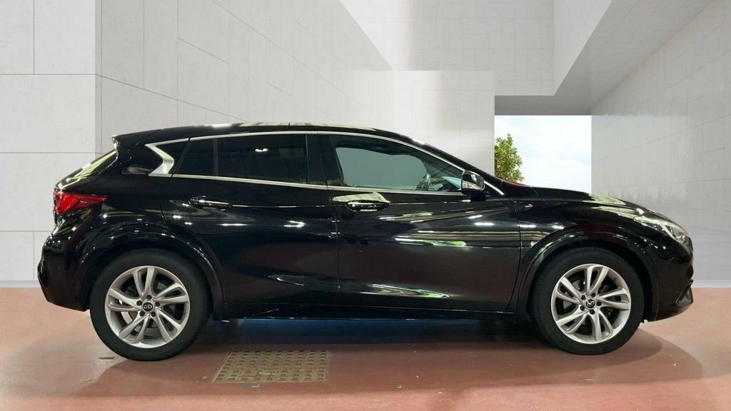 Infiniti Q30 1.5L Premium Tech Intouch NG17OOV Black #5