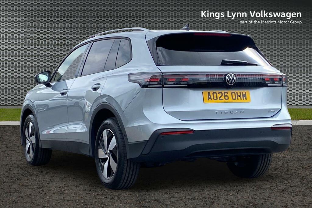 Volkswagen Tiguan 1.5 Etsi Mhev Match Suv Hybrid Dsg Euro AO26OHW Silver #3
