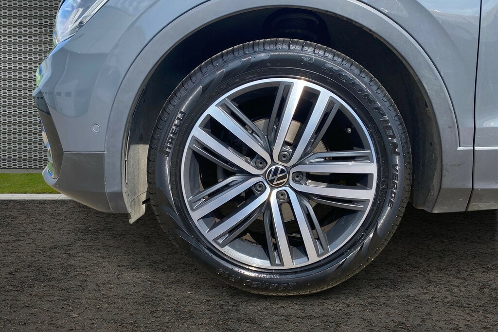 Volkswagen Tiguan 1.5 Tsi Elegance Suv Dsg Euro 6 Ss VK21FJJ Grey #5