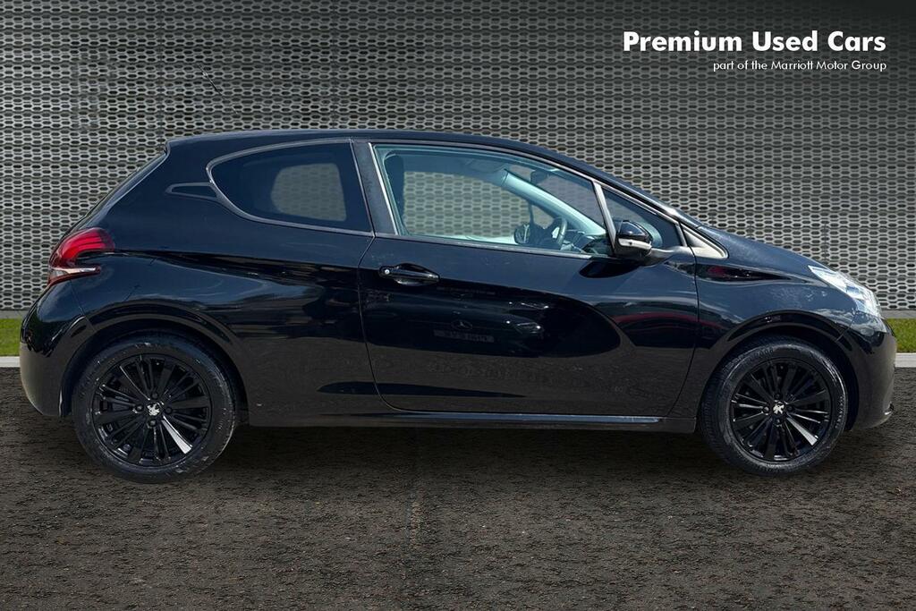 Peugeot 208 1.2 Puretech Black Edition Hatchback Ma Black #4