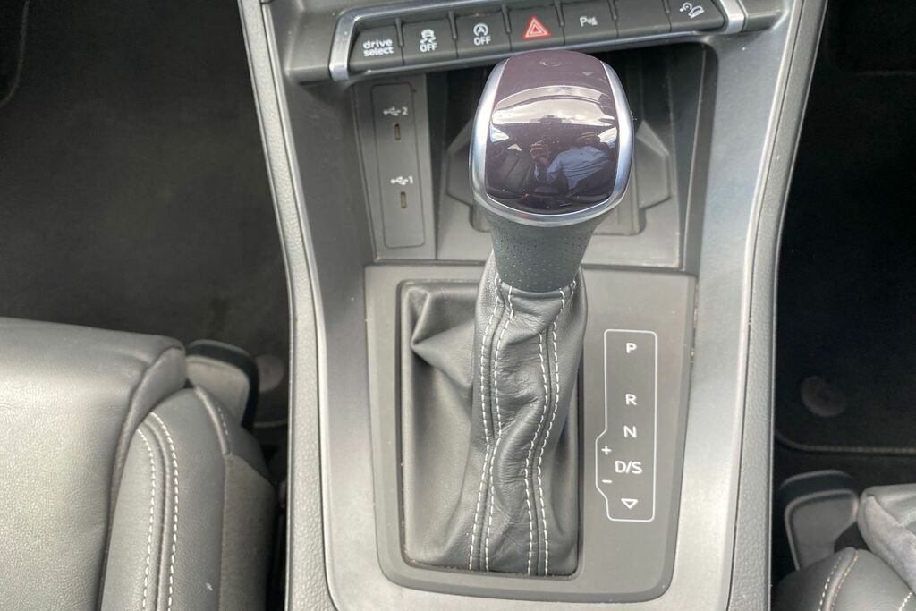 Audi Q3 Audi Sportback 35 Tfsi Sport S Tronic  #23