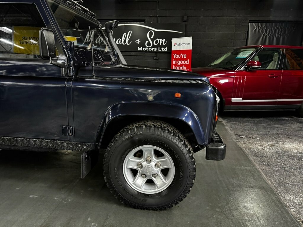 Land Rover Defender 90 Suv Blue #2