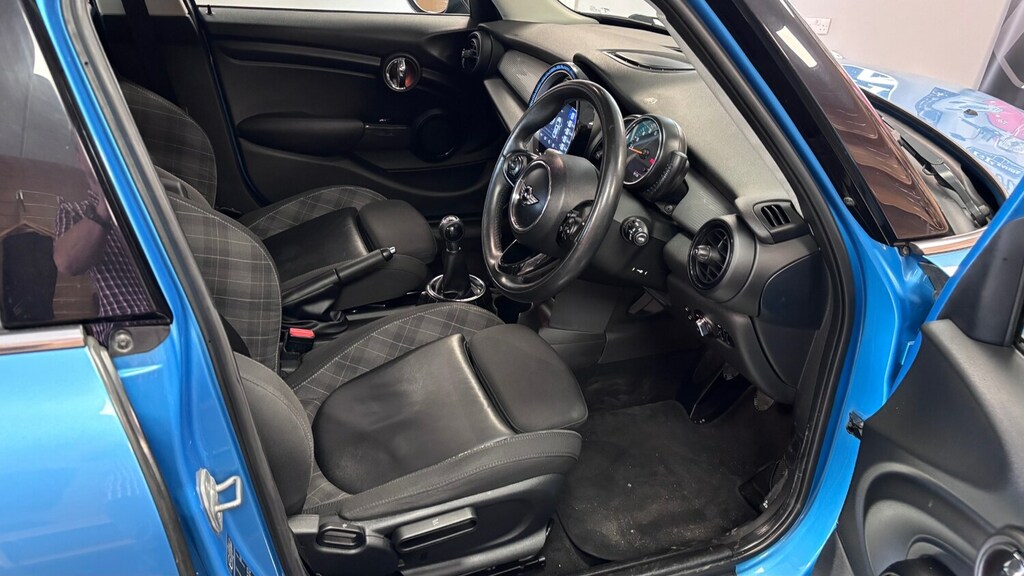 Mini Hatch 1.5 Cooper Online History 3 Owners Upgraded Me LF64WUL Blue #4