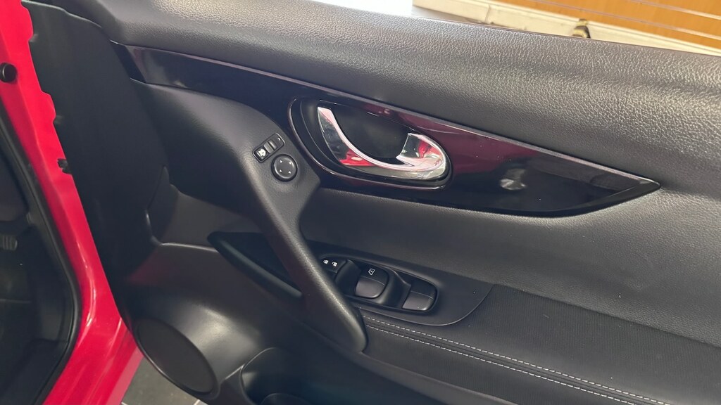 Nissan Qashqai White #29