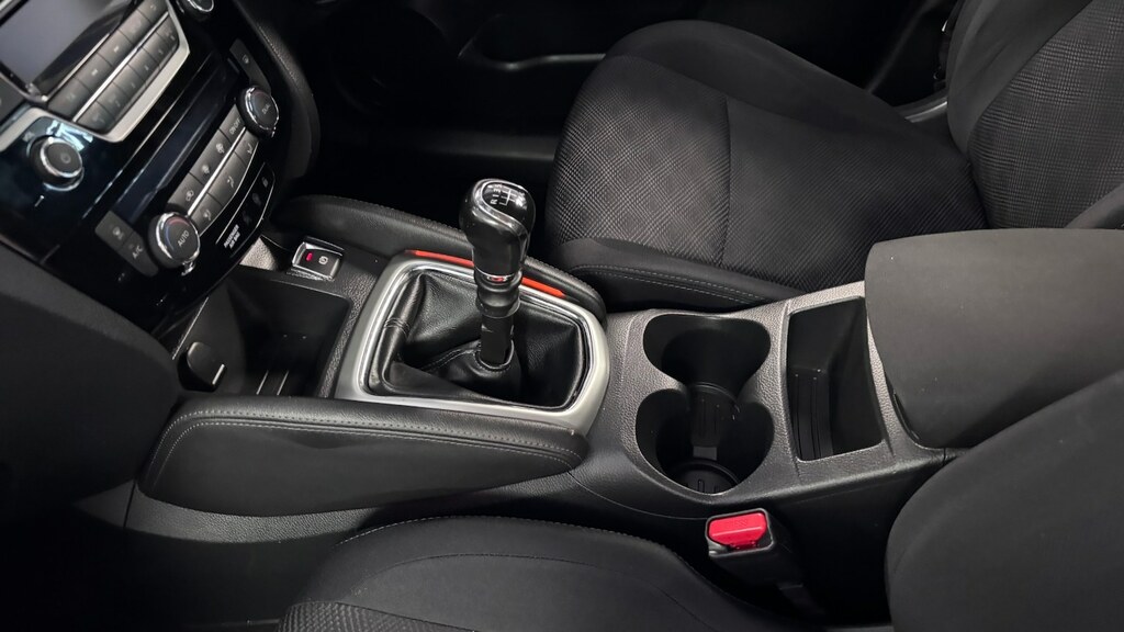 Nissan Qashqai White #37