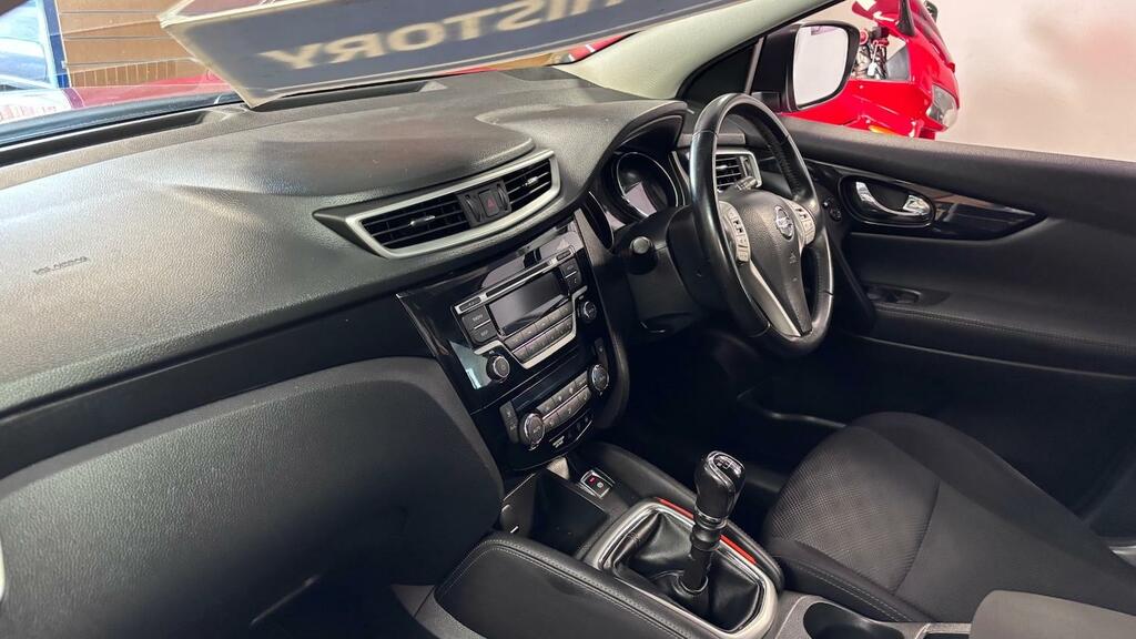 Nissan Qashqai White #35