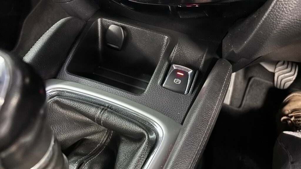 Nissan Qashqai White #53