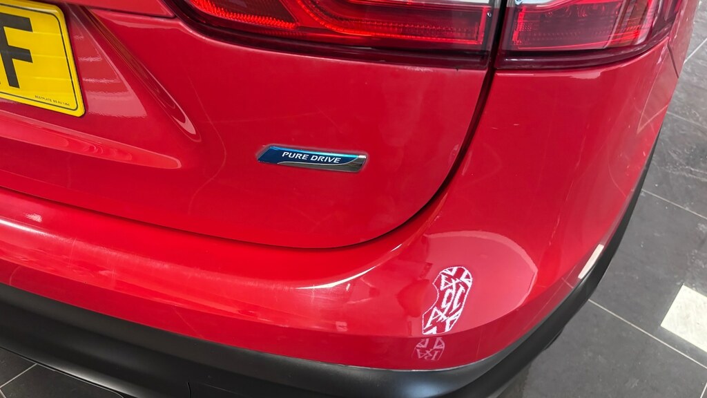 Nissan Qashqai White #13