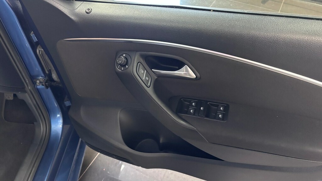 Volkswagen Polo 1.2L Se Tsi 89 Bhp Silver #40