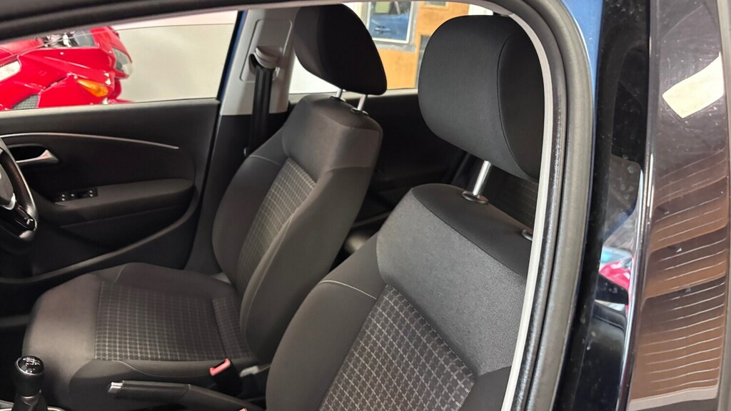 Volkswagen Polo 1.2L Se Tsi 89 Bhp Silver #32