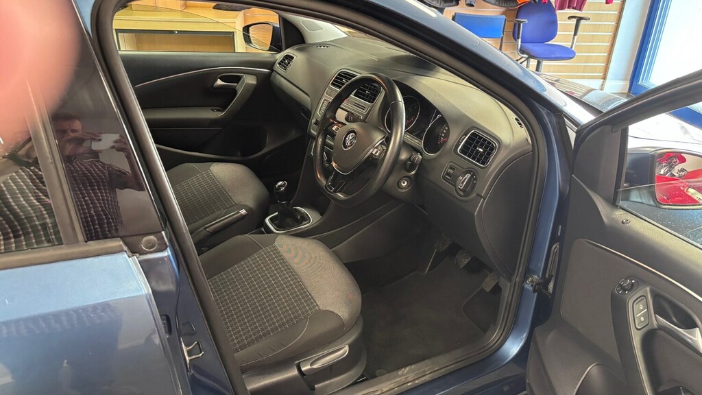 Volkswagen Polo 1.2L Se Tsi 89 Bhp Silver #2