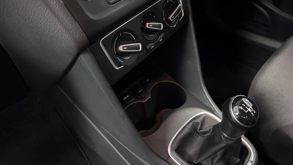 Volkswagen Polo 1.2L Se Tsi 89 Bhp Silver #29
