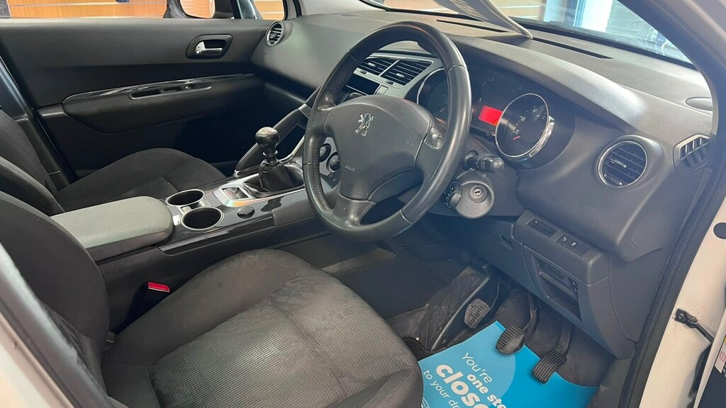 Peugeot 3008 1.6 Hdi 115 Active II White #2