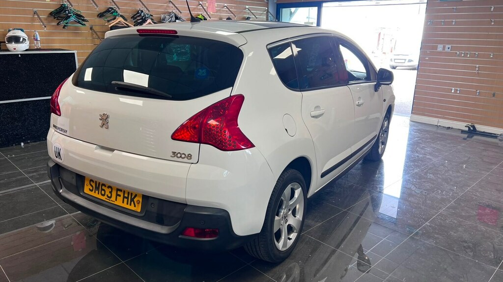 Peugeot 3008 1.6 Hdi 115 Active II White #4