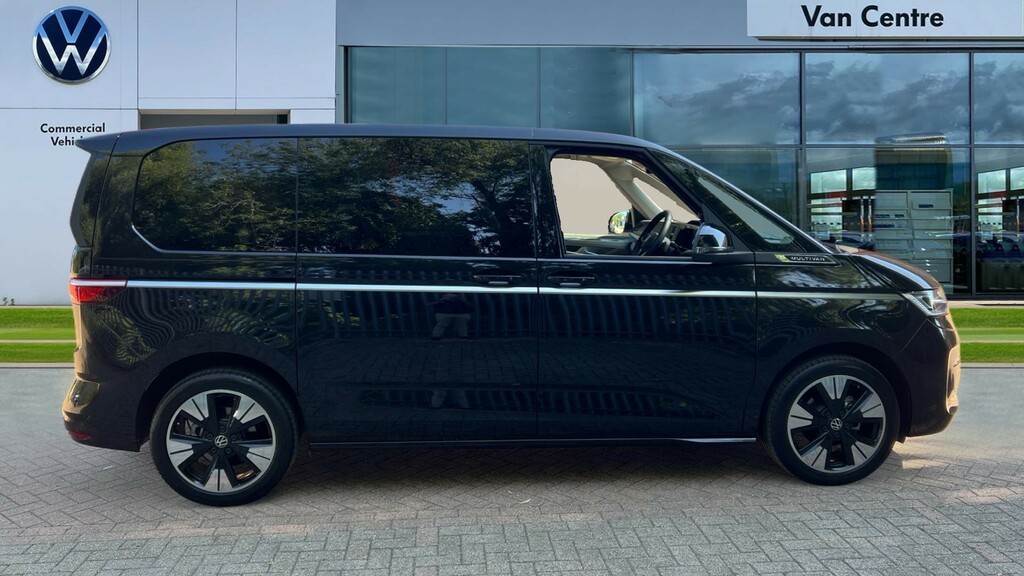Volkswagen Multivan Multivan Style Standard 150 Ps 2.0 Tdi 7-Speed Dsg Black #4