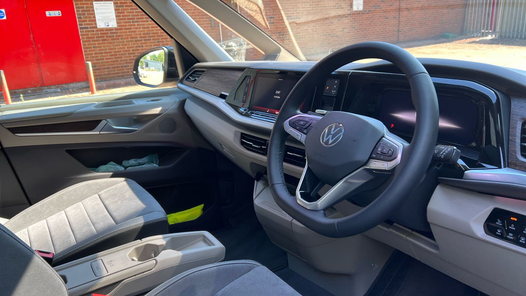Volkswagen Multivan Multivan Style Standard 150 Ps 2.0 Tdi 7-Speed Dsg Black #6