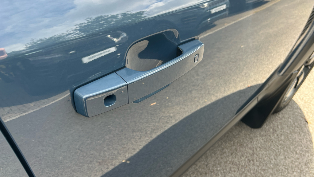 Volvo V60 Plus, B3 Mild Hybrid, Dark Grey #44