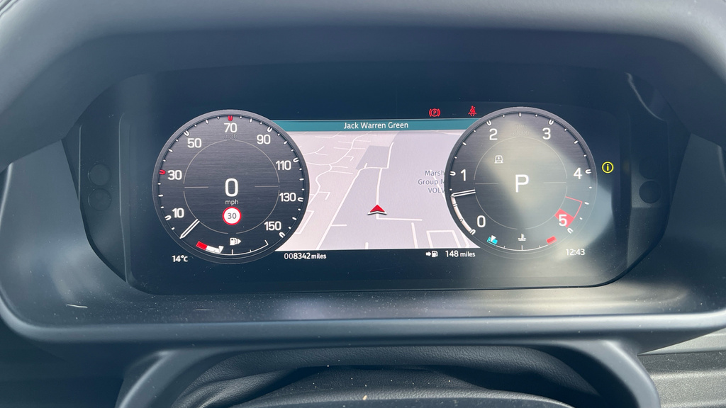 Volvo V60 Momentum, B4 Mild Hybrid Red #16