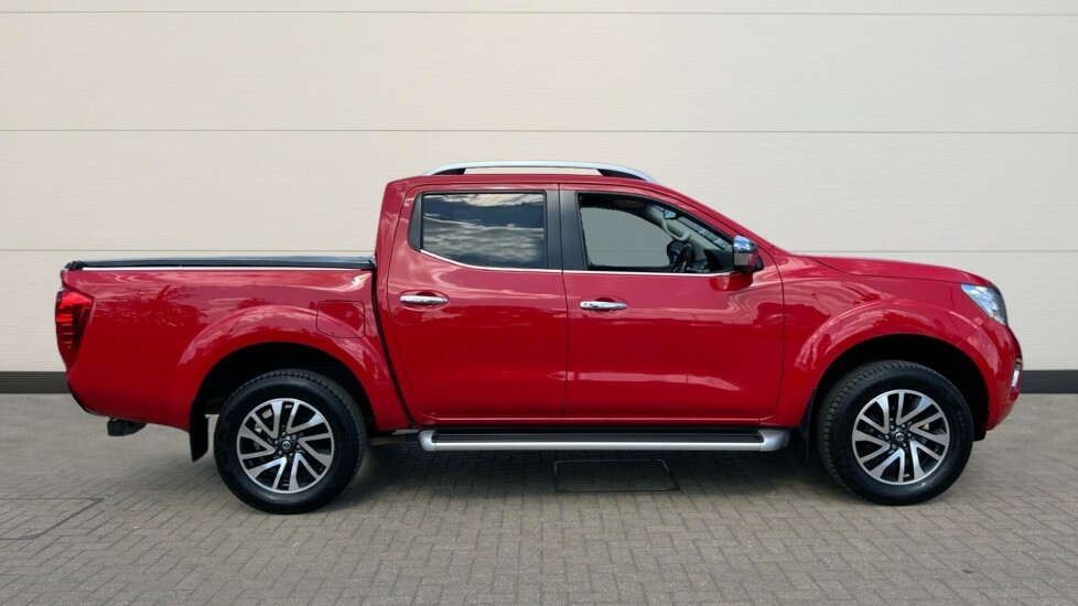 Nissan Navara Navara Double Cab Pick Up Tekna 2.3Dci 190 4Wd AO19ZGW Red #2