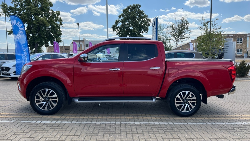 Nissan Navara Navara Double Cab Pick Up Tekna 2.3Dci 190 4Wd AO19ZGW Red #6
