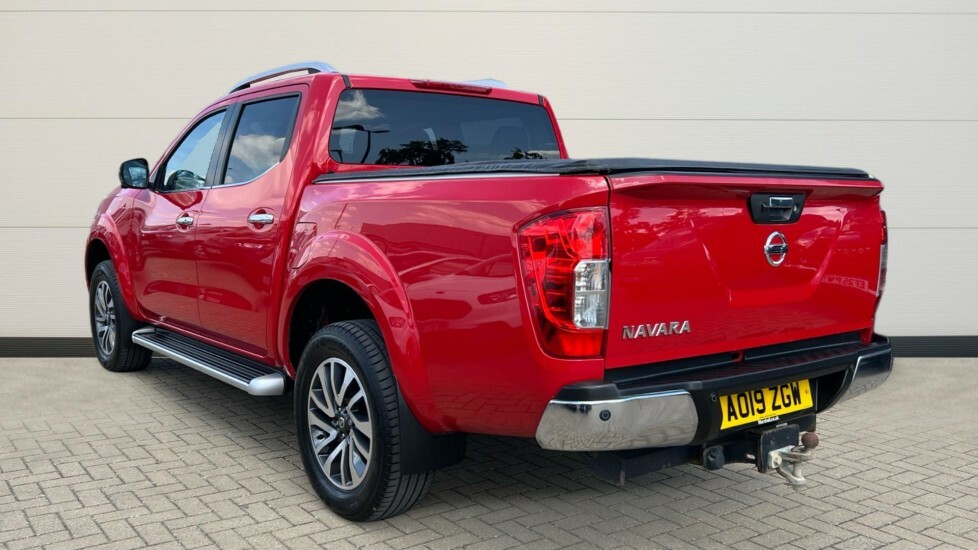 Nissan Navara Navara Double Cab Pick Up Tekna 2.3Dci 190 4Wd AO19ZGW Red #5