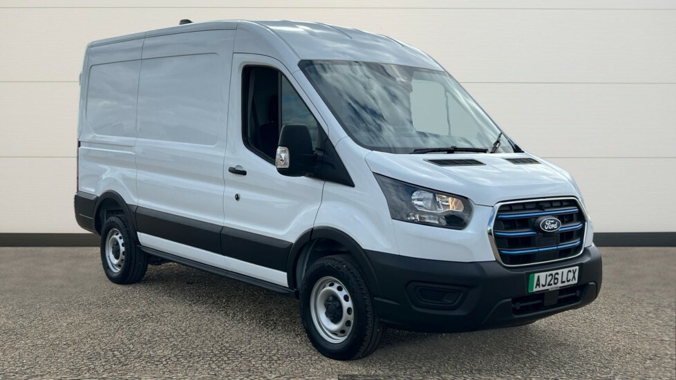 Ford Transit Custom Transit 135Kw 68Kwh H2 Leader Van White