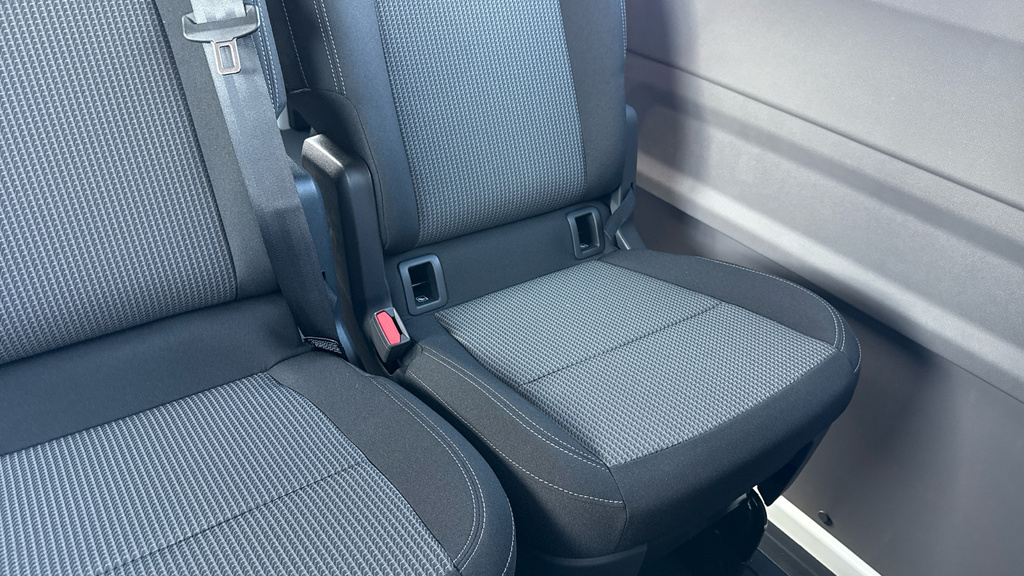 Volkswagen Transporter Transporter 2.0 Tdi 150 Commerce Pro Kombi Van Aut Grey #40