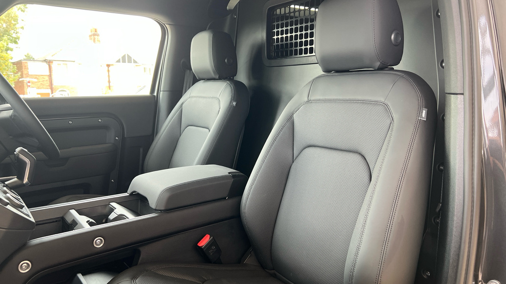 Land Rover Defender Defender 3.0 D250 Hard Top X-dynamic Se Grey #4