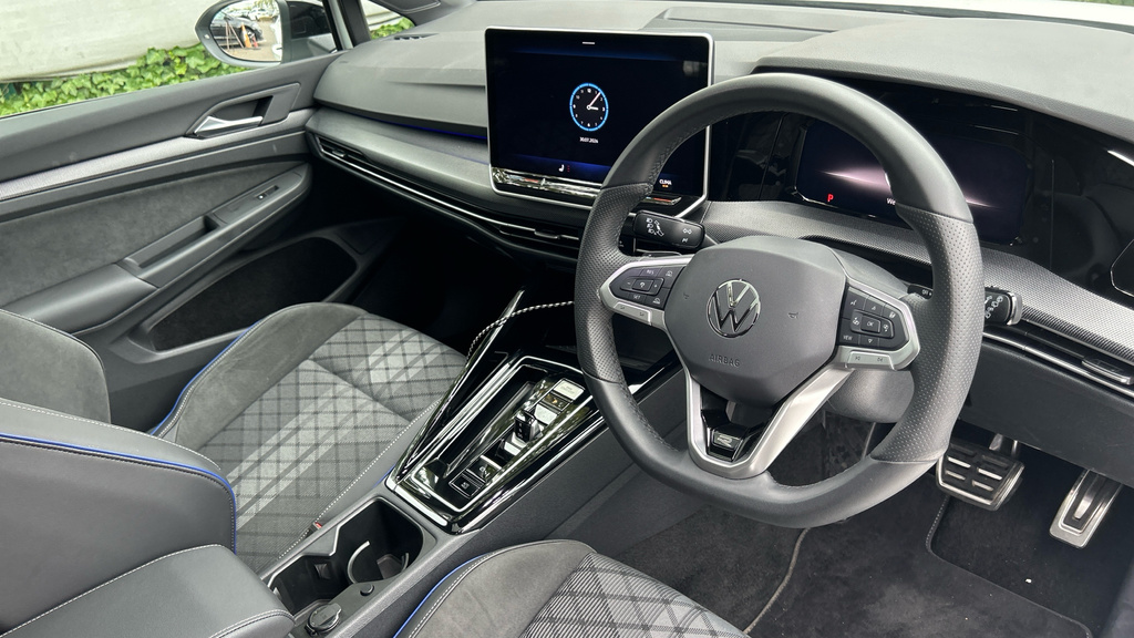 Volkswagen Golf Volkswagen Golf Hatchback 1.5 Etsi 150 Black Editi KR26AUX White #5