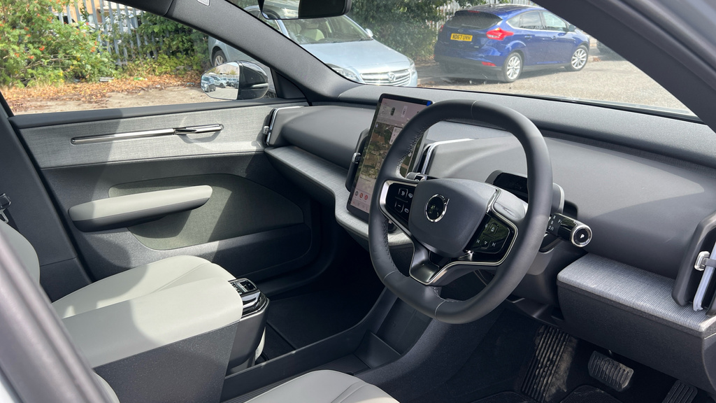 Volvo EX30 Ex30 200Kw Sm Extended Range Plus 69Kwh FH26RHY Grey #4