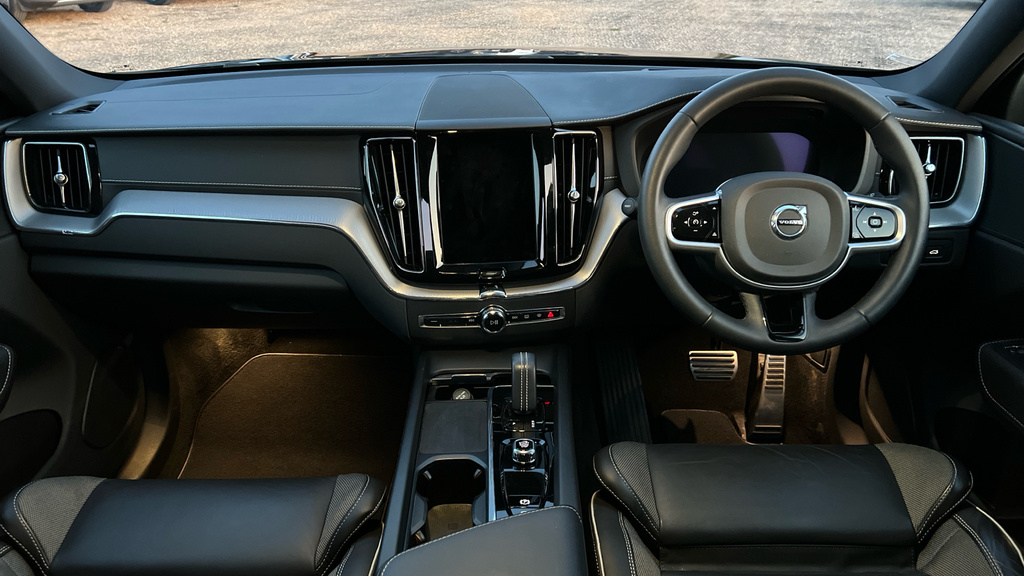 Volvo XC60 Xc60 2.0 B4d R Design Pro Awd Geartronic YP22RGU Black #5