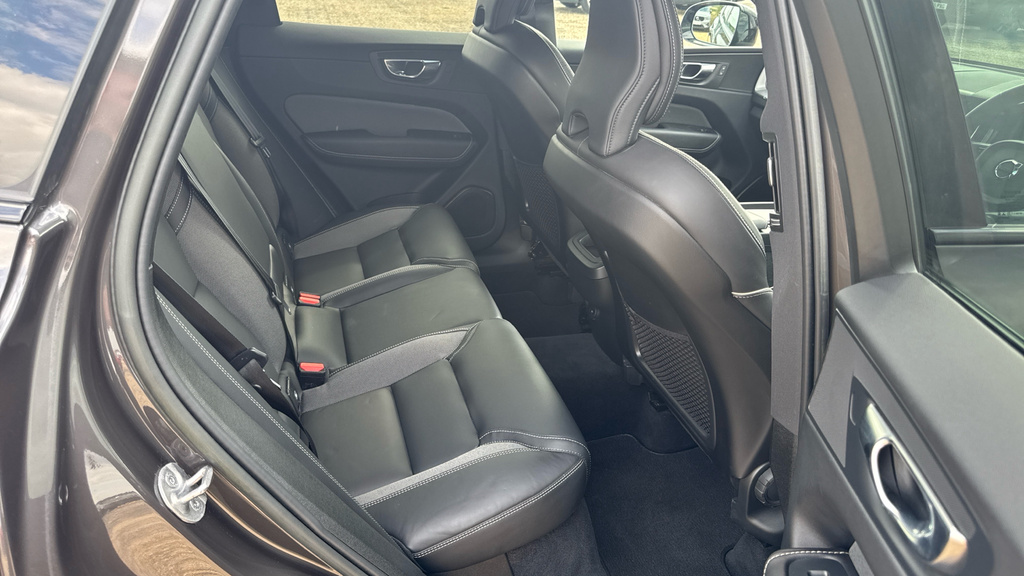 Volvo XC60 Xc60 2.0 B4d R Design Awd Geartronic Grey #6