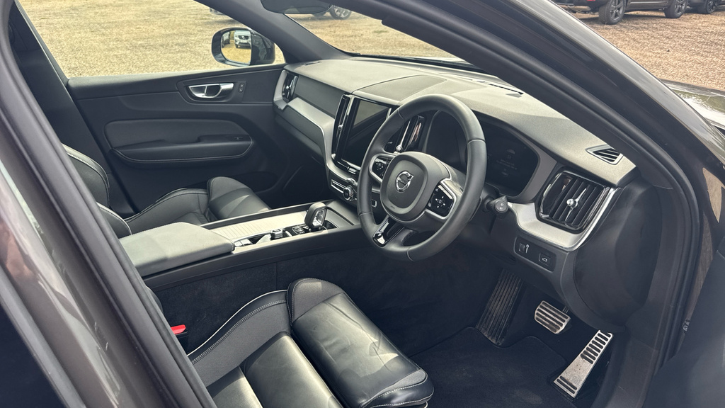 Volvo XC60 Xc60 2.0 B4d R Design Awd Geartronic Grey #4