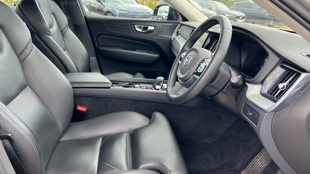 Volvo XC60 Xc60 2.0 B4p Plus Dark Geartronic YN23OOB Silver #6